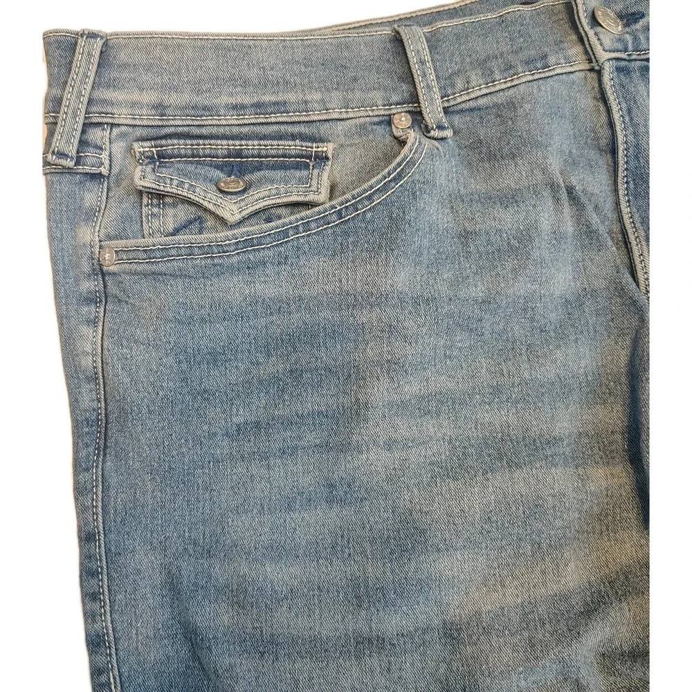 True Religion Geno SN Flap Slim Light Idyllic Wash 40x32 Relaxed Slim Jean‎ A4